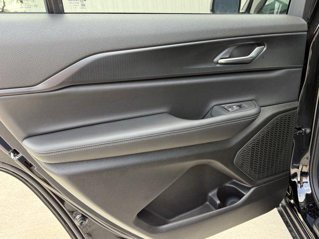 new 2025 Jeep Grand Cherokee L car, priced at $37,985