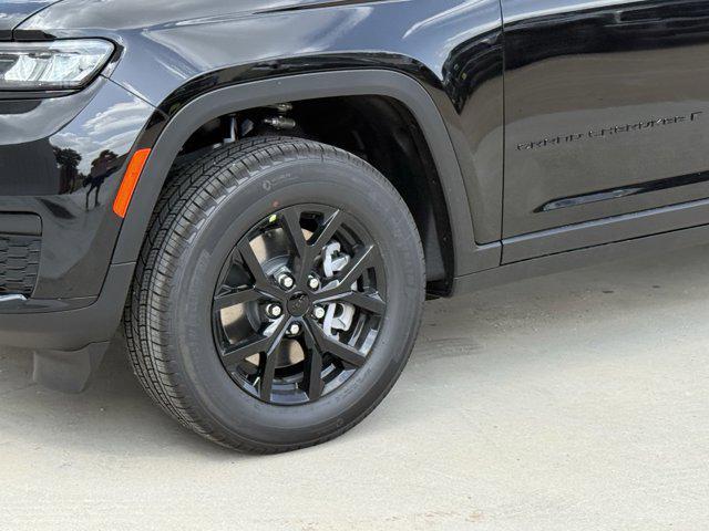 new 2025 Jeep Grand Cherokee L car, priced at $37,985