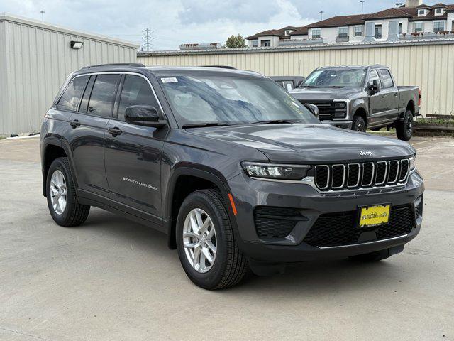 new 2025 Jeep Grand Cherokee car, priced at $33,750