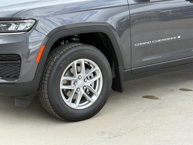 new 2025 Jeep Grand Cherokee car, priced at $33,750