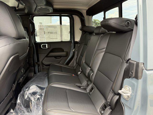 new 2025 Jeep Gladiator car, priced at $40,721