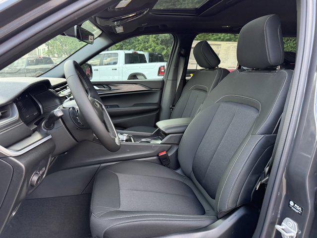 new 2025 Jeep Grand Cherokee car, priced at $34,447