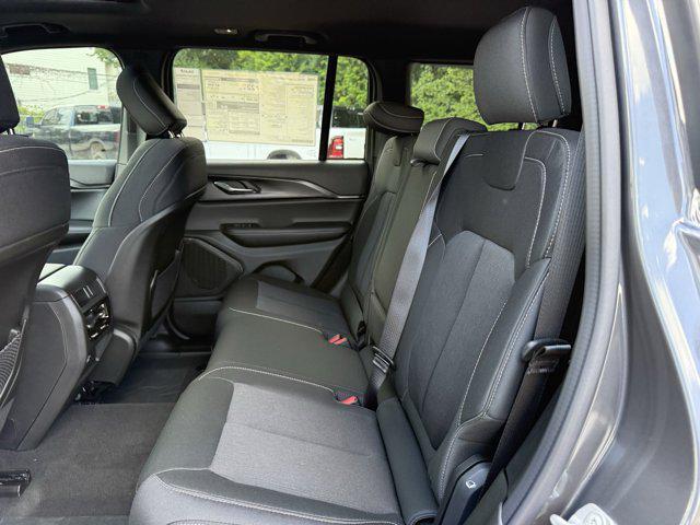 new 2025 Jeep Grand Cherokee car, priced at $34,447