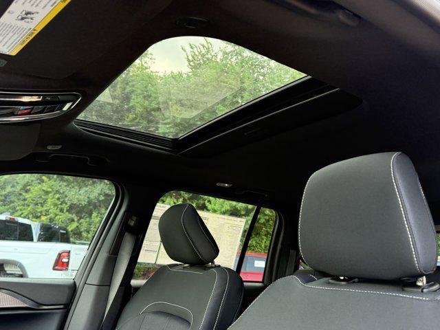 new 2025 Jeep Grand Cherokee car, priced at $34,447