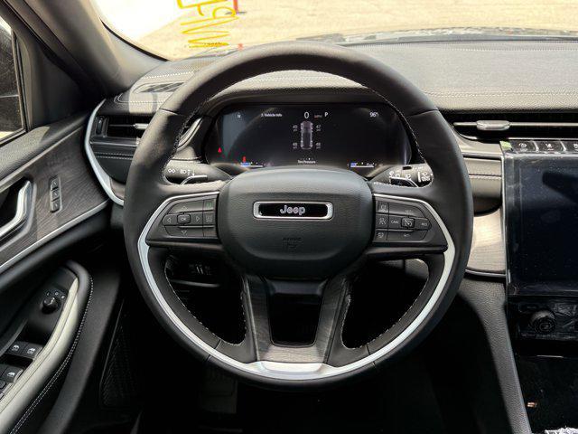 new 2025 Jeep Grand Cherokee car, priced at $39,378