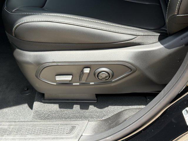 new 2025 Jeep Grand Cherokee car, priced at $39,378