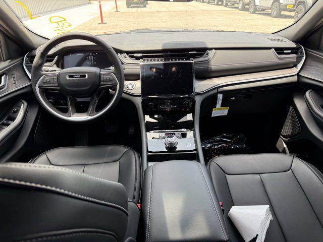 new 2025 Jeep Grand Cherokee car, priced at $39,378