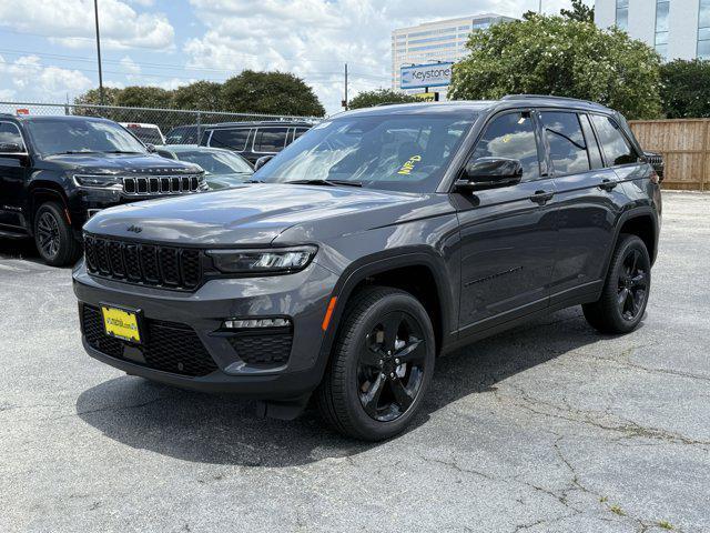 new 2025 Jeep Grand Cherokee car, priced at $43,347