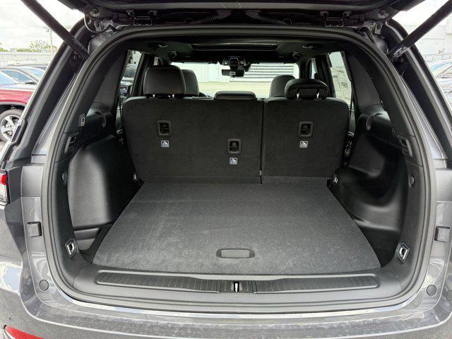 new 2025 Jeep Grand Cherokee car, priced at $43,347
