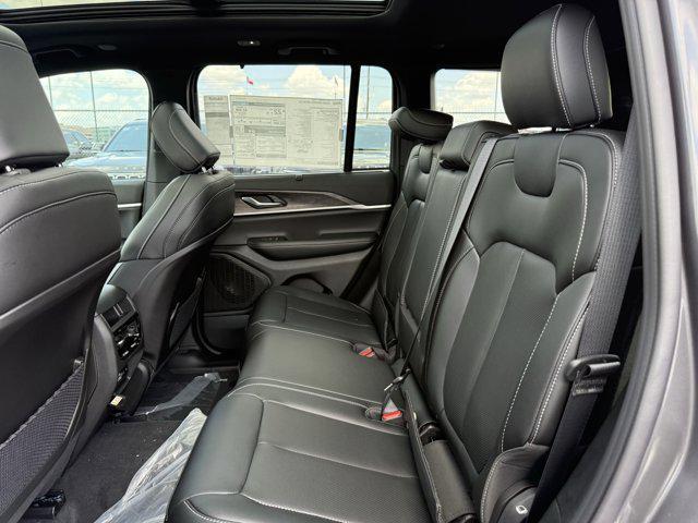 new 2025 Jeep Grand Cherokee car, priced at $43,347