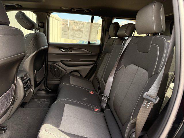 new 2025 Jeep Grand Cherokee car, priced at $33,750