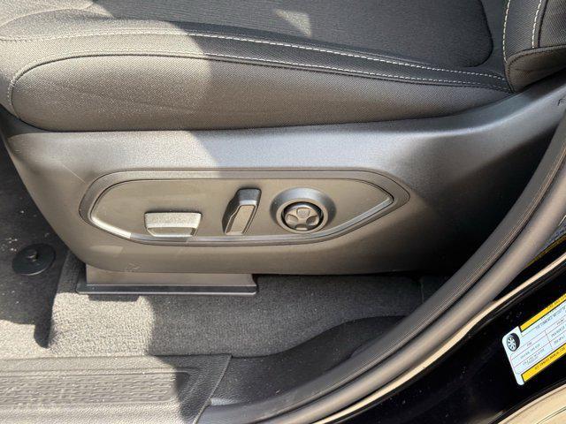 new 2025 Jeep Grand Cherokee car, priced at $33,750