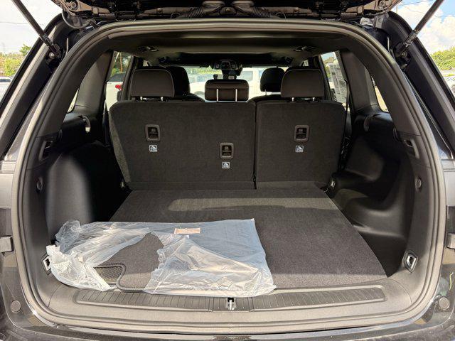 new 2025 Jeep Grand Cherokee car, priced at $33,750