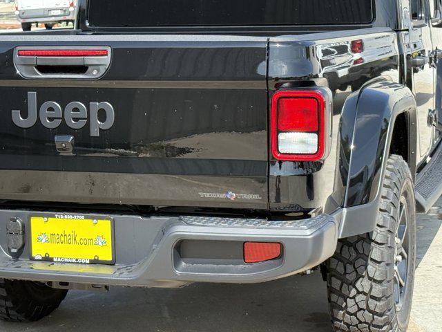 new 2025 Jeep Gladiator car, priced at $37,868