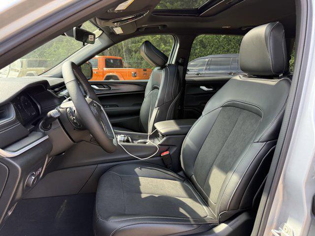 new 2025 Jeep Grand Cherokee L car, priced at $39,885