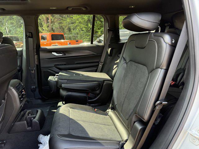 new 2025 Jeep Grand Cherokee L car, priced at $39,885