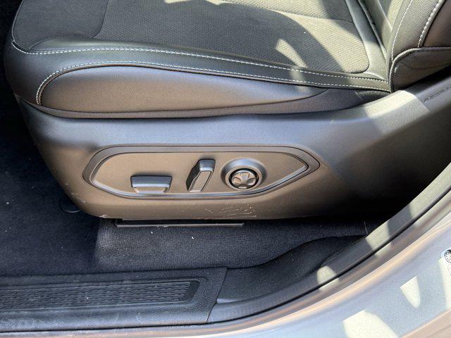 new 2025 Jeep Grand Cherokee L car, priced at $39,885