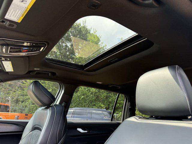 new 2025 Jeep Grand Cherokee L car, priced at $39,885