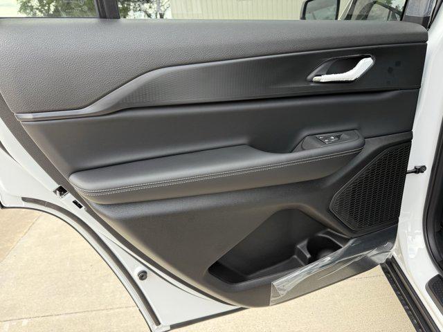 new 2025 Jeep Grand Cherokee L car, priced at $40,698
