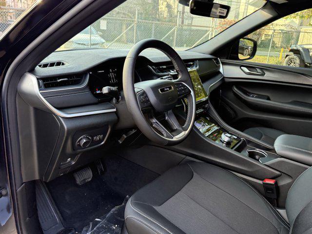new 2025 Jeep Grand Cherokee car, priced at $35,819
