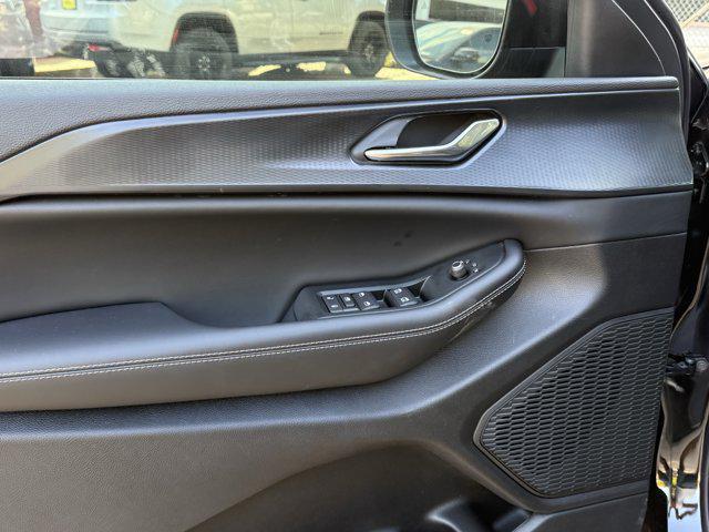 new 2025 Jeep Grand Cherokee car, priced at $35,819