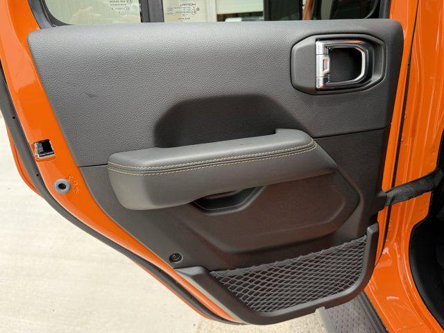 new 2025 Jeep Gladiator car, priced at $38,211