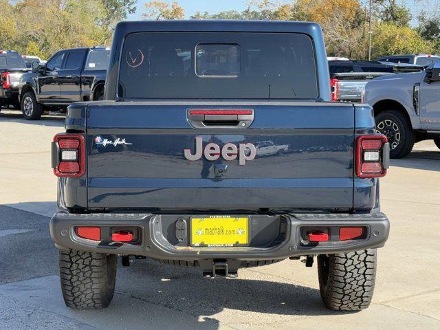 new 2025 Jeep Gladiator car, priced at $53,219