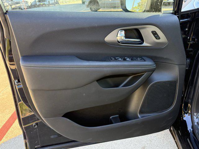 new 2026 Chrysler Pacifica car, priced at $39,176