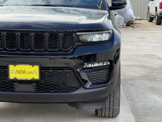 new 2025 Jeep Grand Cherokee car, priced at $40,191