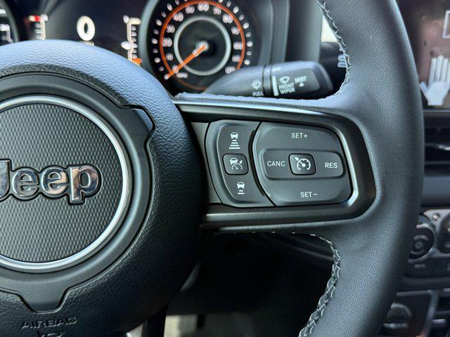new 2025 Jeep Gladiator car, priced at $45,617