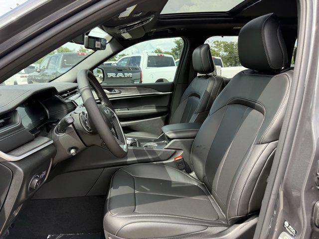 new 2025 Jeep Grand Cherokee car, priced at $44,111
