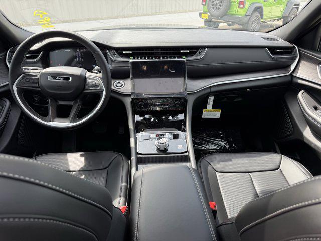 new 2025 Jeep Grand Cherokee car, priced at $44,111