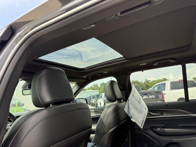 new 2025 Jeep Grand Cherokee car, priced at $44,111
