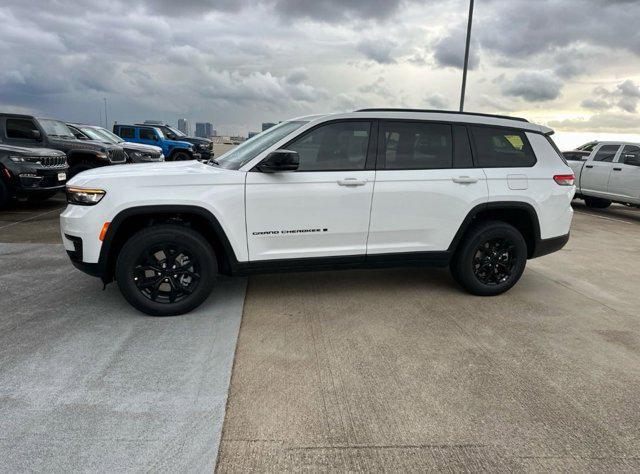 new 2024 Jeep Grand Cherokee L car, priced at $38,694