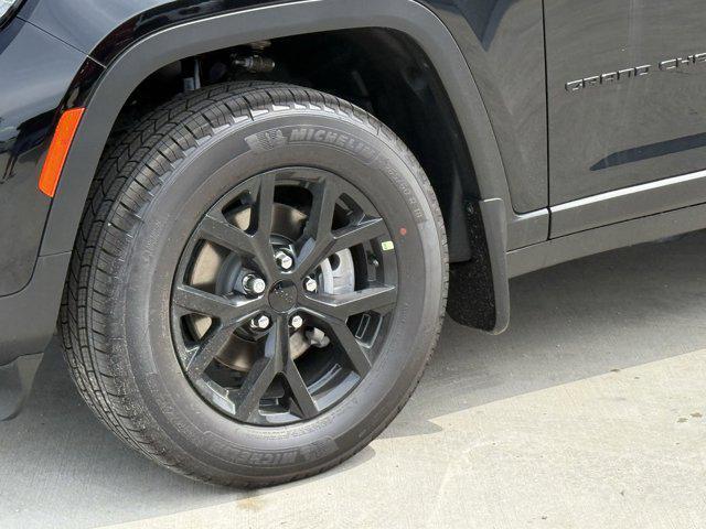 new 2025 Jeep Grand Cherokee car, priced at $38,105