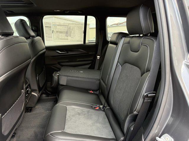 new 2025 Jeep Grand Cherokee car, priced at $35,905