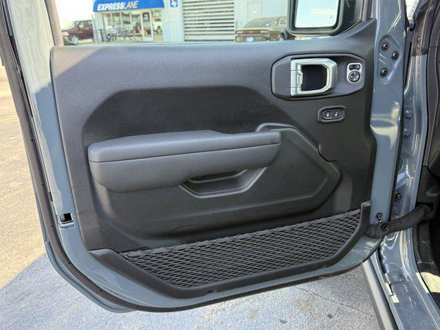new 2025 Jeep Wrangler car, priced at $49,865