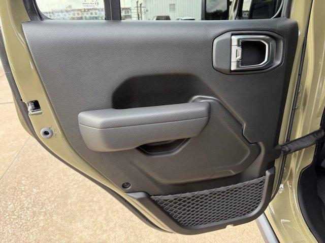 new 2025 Jeep Gladiator car, priced at $46,048