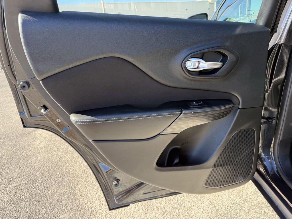 used 2015 Jeep Cherokee car, priced at $11,500