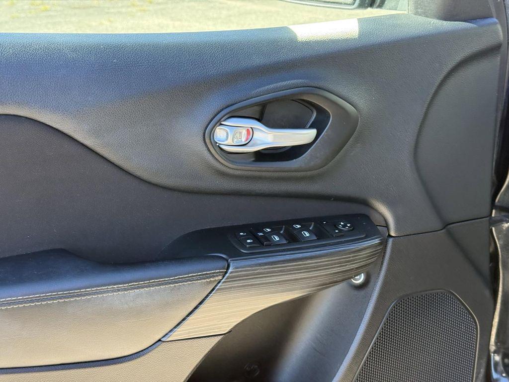 used 2015 Jeep Cherokee car, priced at $11,500