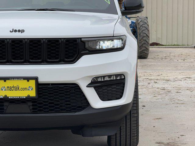 new 2025 Jeep Grand Cherokee car, priced at $38,673