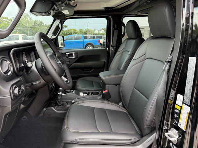 new 2025 Jeep Gladiator car, priced at $41,639