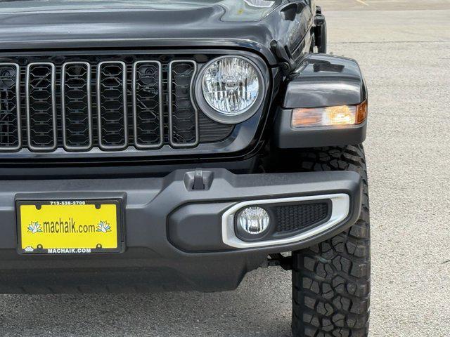 new 2025 Jeep Gladiator car, priced at $41,639