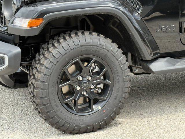 new 2025 Jeep Gladiator car, priced at $41,639