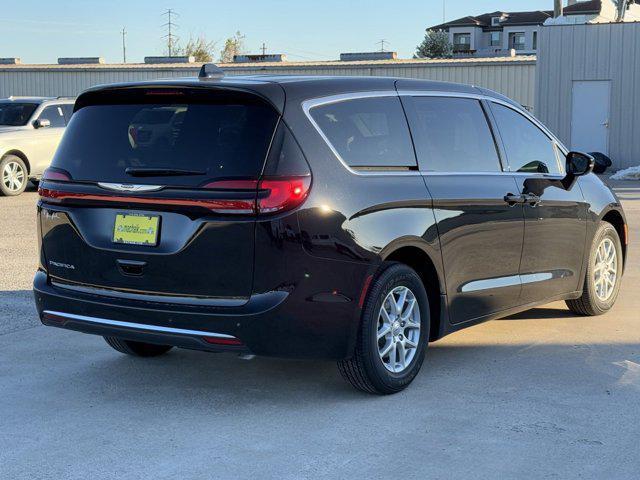 new 2025 Chrysler Pacifica car, priced at $34,143