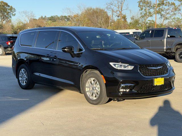 new 2025 Chrysler Pacifica car, priced at $34,143