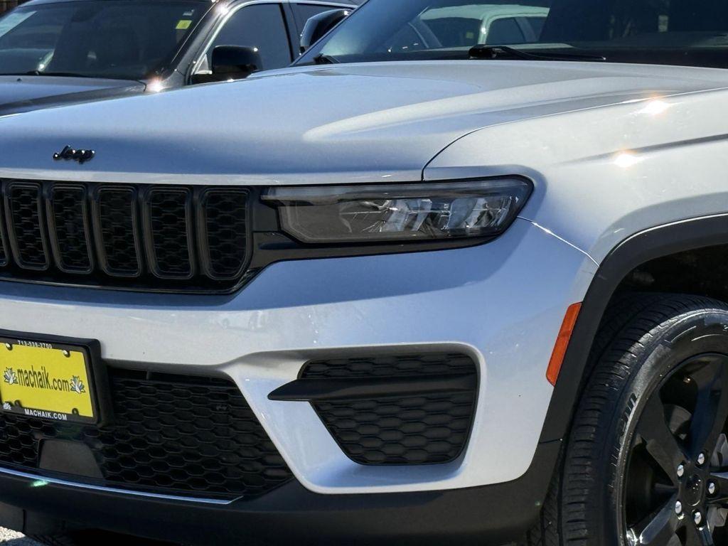 used 2022 Jeep Grand Cherokee car, priced at $29,000