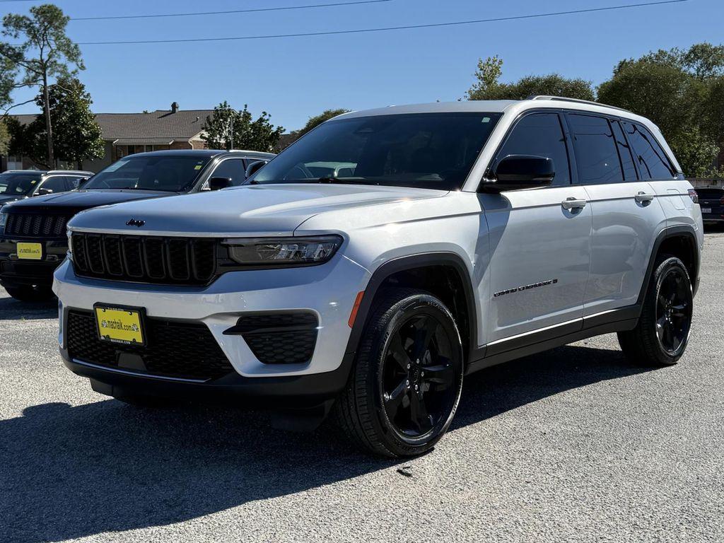 used 2022 Jeep Grand Cherokee car, priced at $29,000