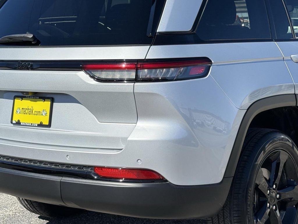 used 2022 Jeep Grand Cherokee car, priced at $29,000