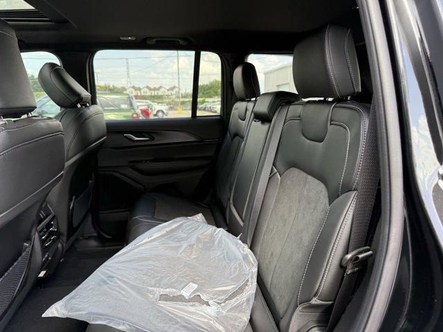 new 2025 Jeep Grand Cherokee car, priced at $35,905